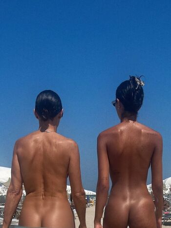 Italian Nude Vips