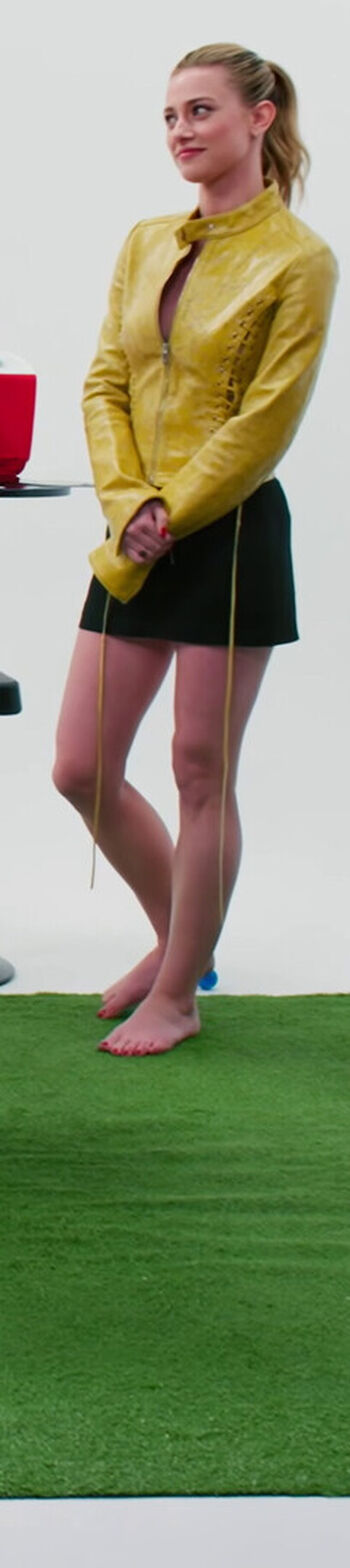 Lili Reinhart