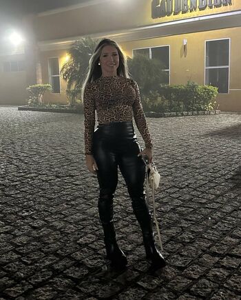 Thatiane Oliveira
